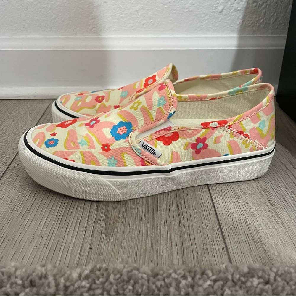 Vans - Picture 2 of 4